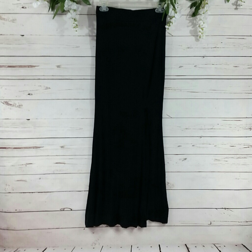 🆕 Charlotte Russe Long Black Skirt